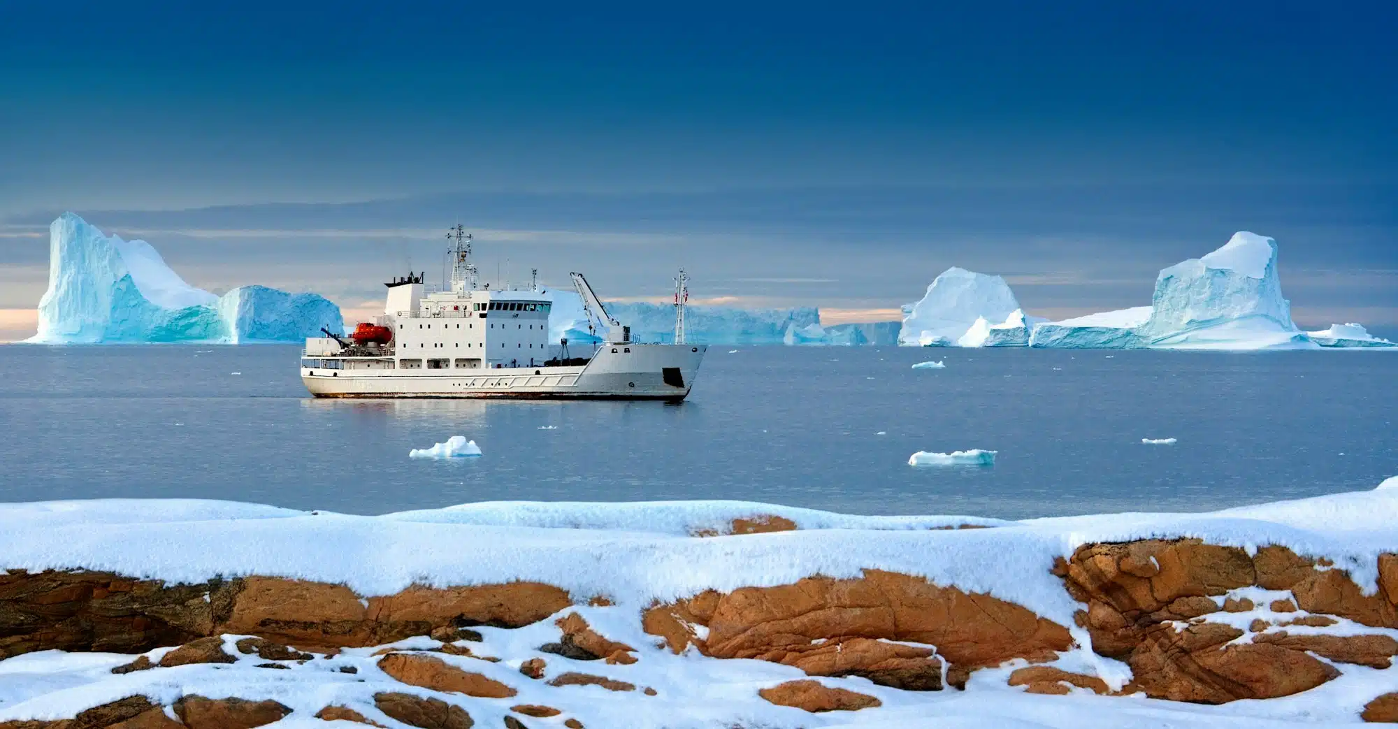 Svalbard-Inseln (Spitzbergen) in der hohen Arktis - Die Norwegische Regierung ergreift strengere Maßnahmen zum Schutz der arktischen Tierwelt und Natur auf den Spitzbergen