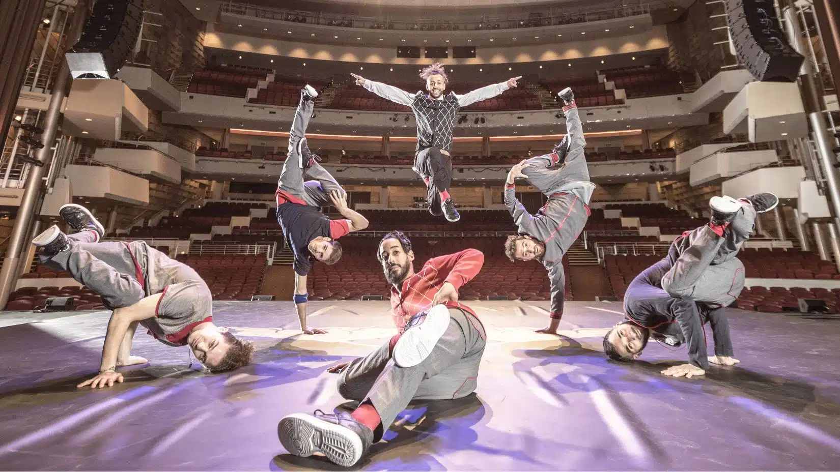 Die 4-maligen Breakdance Weltmeister Flying Steps kommen an Bord der Mein Schiff 7.
Fotograf: Carlo Cruz