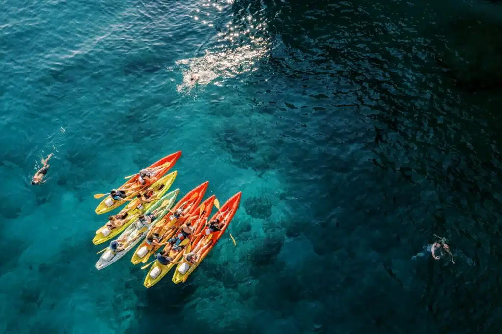 Sea Kayaking bietet einen majestätischen Blick auf Südafrikas Küsten